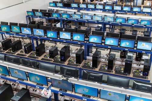 Image showing the vast PC testing bays at Chillblast